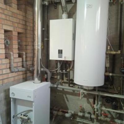 Напольный газовый котел с естественнойциркуляцией и дублирующими котлами